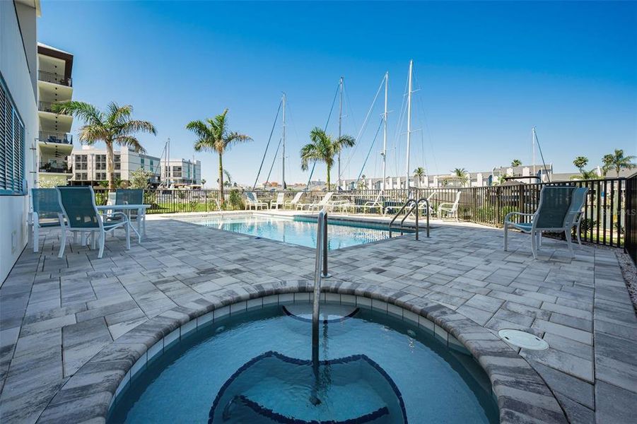 Community amenities in , Madeira Beach (Image 72).