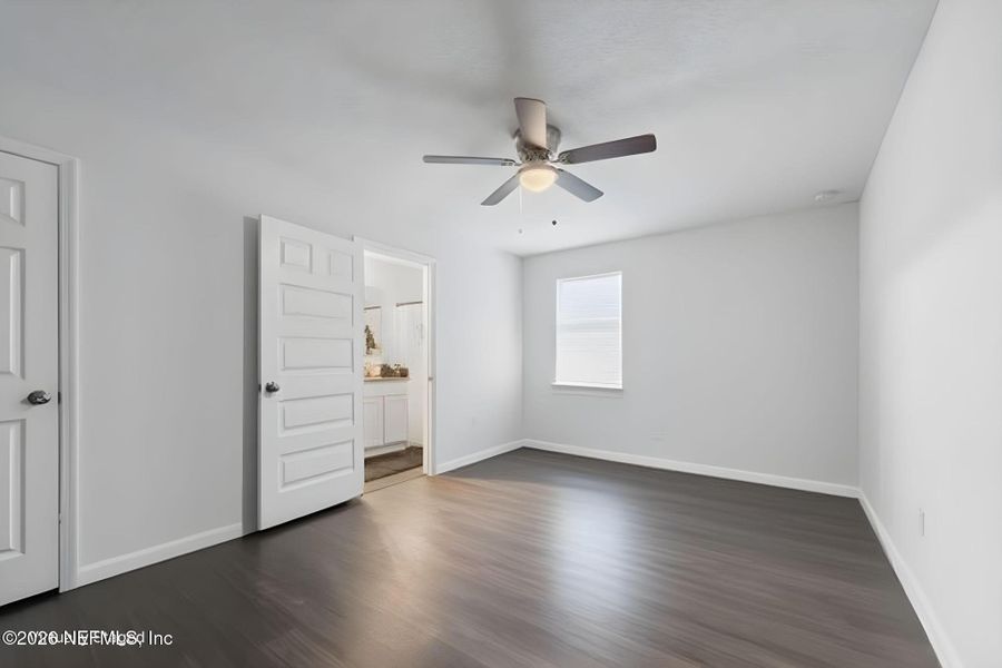Spacious, unfurnished interior of a new home in , Jacksonville (Image 10).