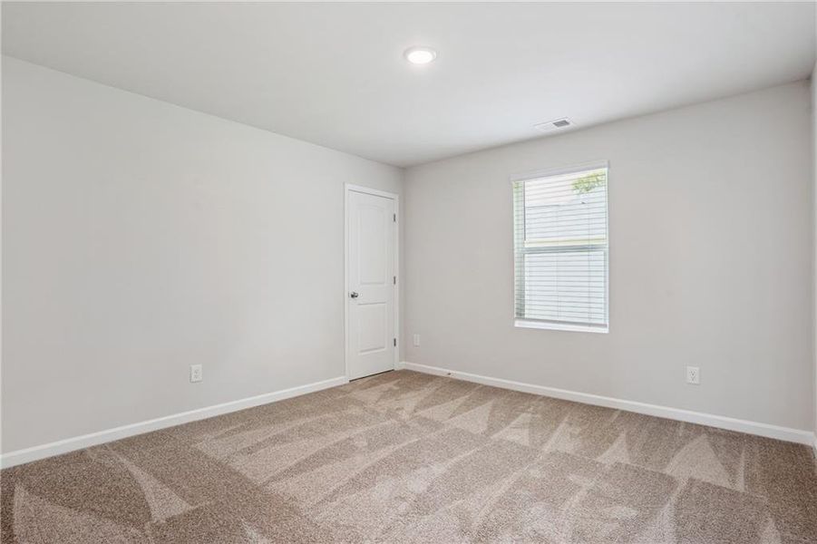 Spacious, unfurnished interior of a new home in River Walk Farm, Covington (Image 17).