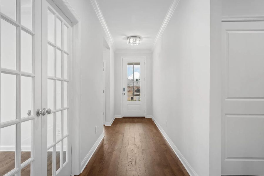 The Roseland II C Foyer The Roseland II C Foyer