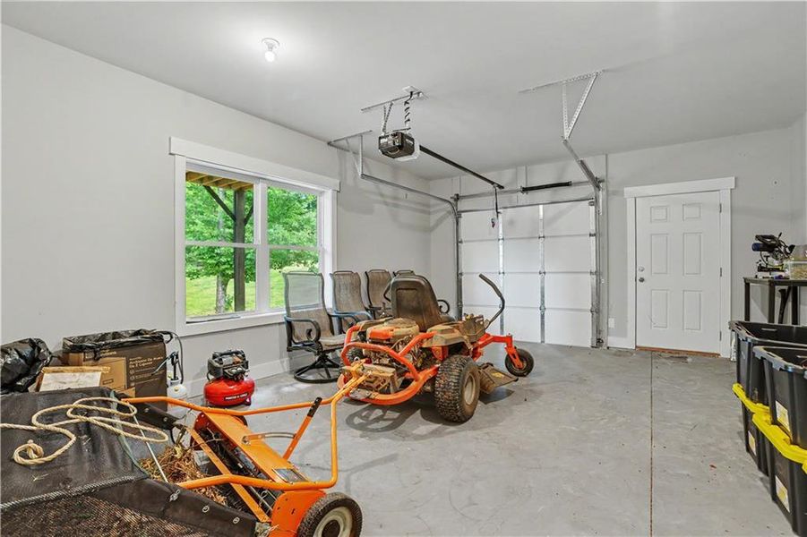 Community amenities in , Hoschton (Image 40).