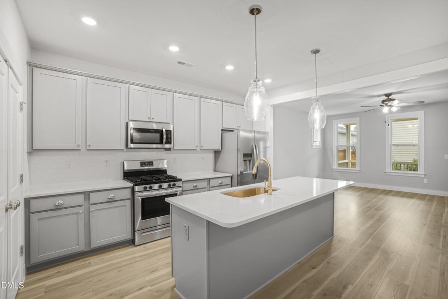 CY1A3572-HDR CY1A3572-HDR