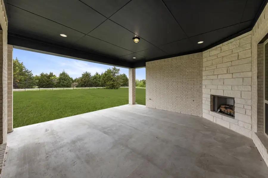 Representative exterior details of a home built from the Southport by Windsor Homes in Ridge Pointe Estates, McLendon-Chisholm (Image 3).