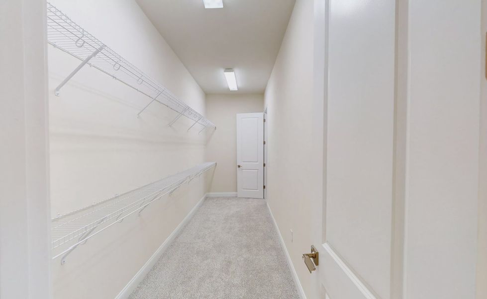 Spacious, unfurnished interior of a new home in Oakmont, Gainesville (Image 23).