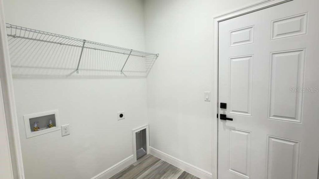 Spacious, unfurnished interior of a new home in , Ocala (Image 11).