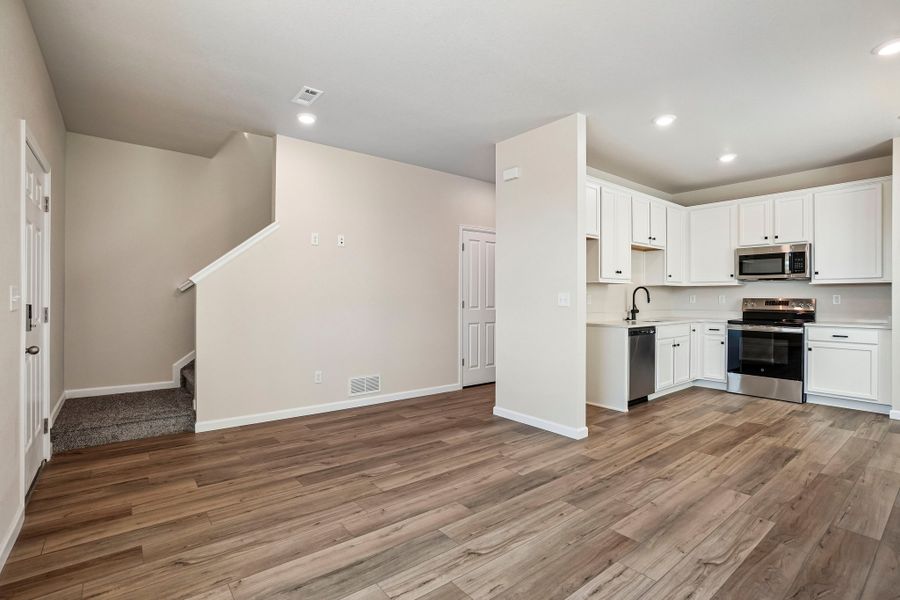 Spacious, unfurnished interior of a new home in Spring Valley, Longmont (Image 8). Spacious, unfurnished interior of a new home in Spring Valley, Longmont (Image 8).