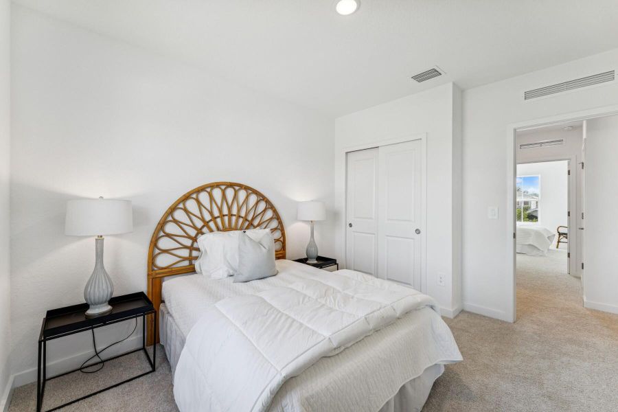 Spacious, unfurnished interior of a new home in , Fort Pierce (Image 37).