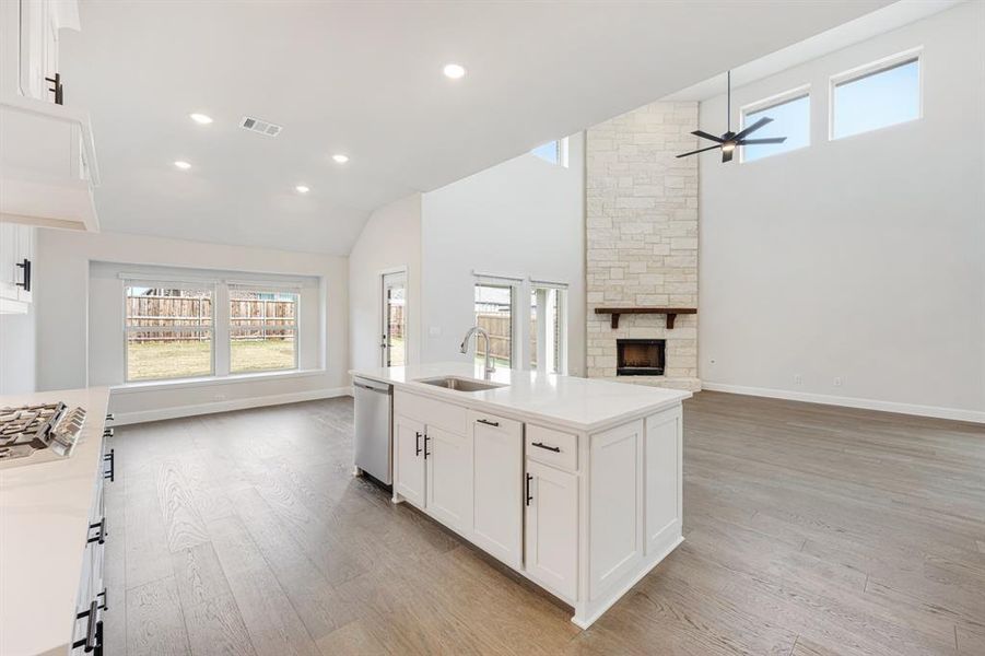 Furnished interior view inside a new home in Liberty, Melissa (Image 28).