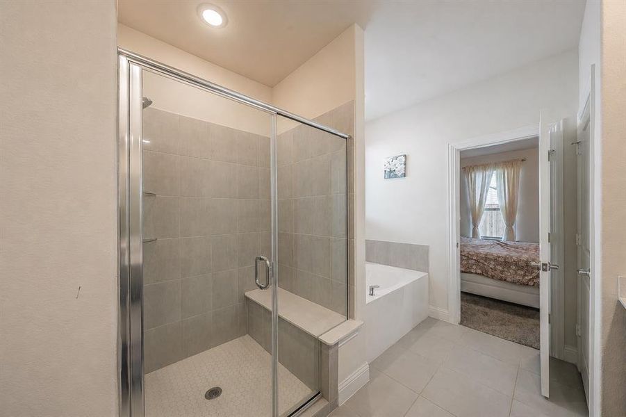 Furnished interior view inside a new home in , Little Elm (Image 16).