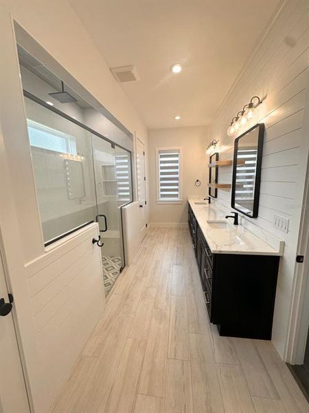 Furnished interior view inside a new home in , Winter Haven (Image 11).