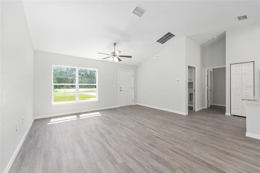 Spacious, unfurnished interior of a new home in , Ocklawaha (Image 19).