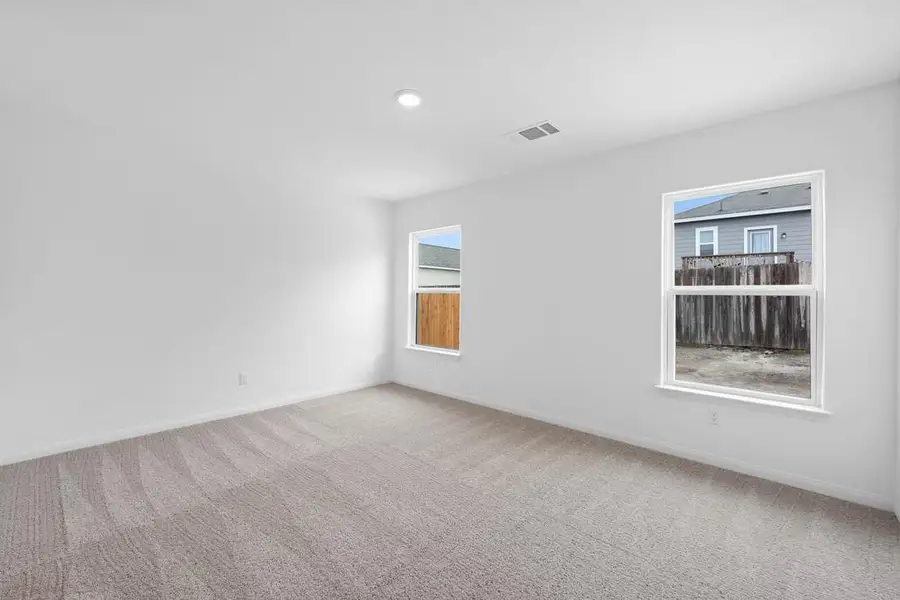 Spacious, unfurnished interior of a new home in , Jarrell (Image 4).