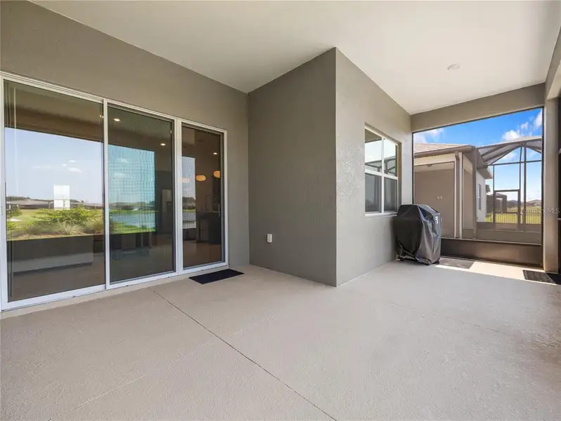 Exterior details and patio area of a home in , Ocala (Image 4).
