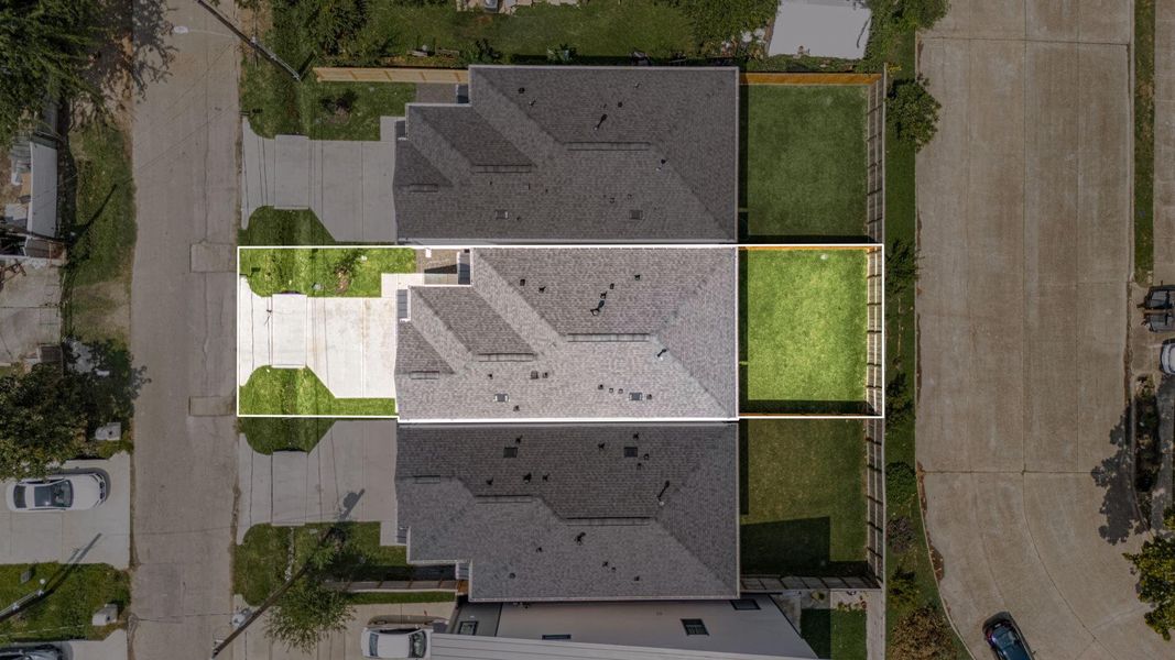 This home sits on a large lot with ample yard space in front and the back, lush landscaping and a well-maintained yard. Plenty of space to accommodate guest parking and situated on a quiet street in the Rosslyn Height community. This home sits on a large lot with ample yard space in front and the back, lush landscaping and a well-maintained yard. Plenty of space to accommodate guest parking and situated on a quiet street in the Rosslyn Height community.