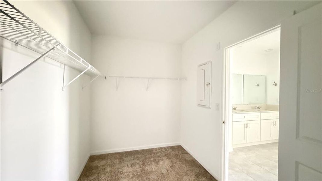 Spacious, unfurnished interior of a new home in Westview, Kissimmee (Image 29).