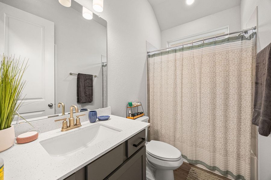 Furnished interior view inside a new home in , Tomball (Image 32).