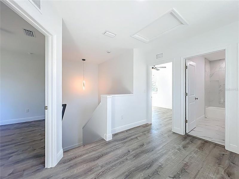 Spacious, unfurnished interior of a new home in , Tampa (Image 23).