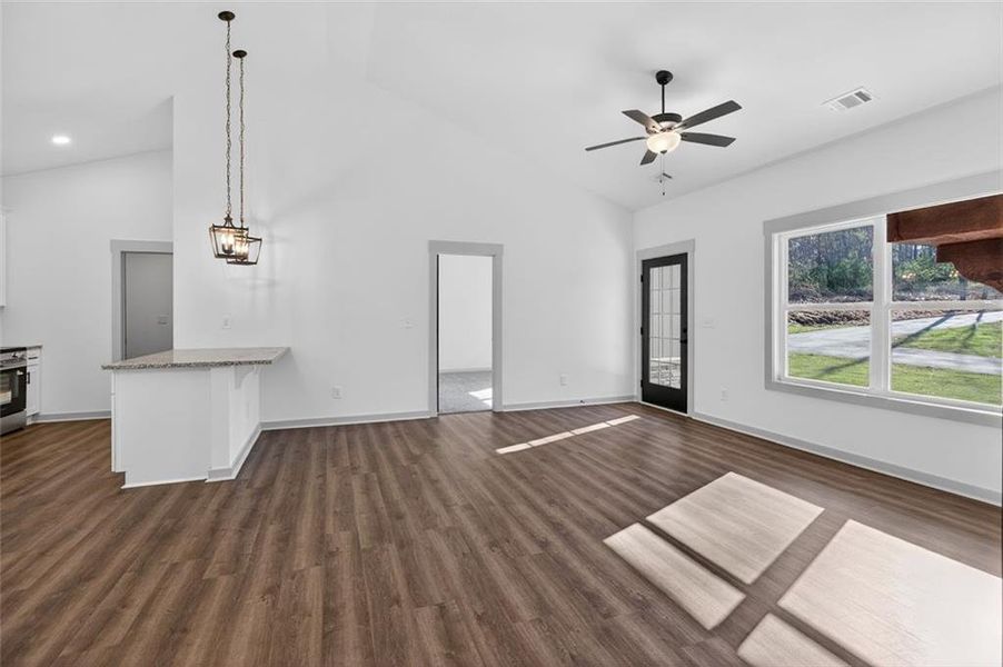 Spacious, unfurnished interior of a new home in , Dallas (Image 13).