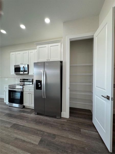 Spacious, unfurnished interior of a new home in , Labelle (Image 36).