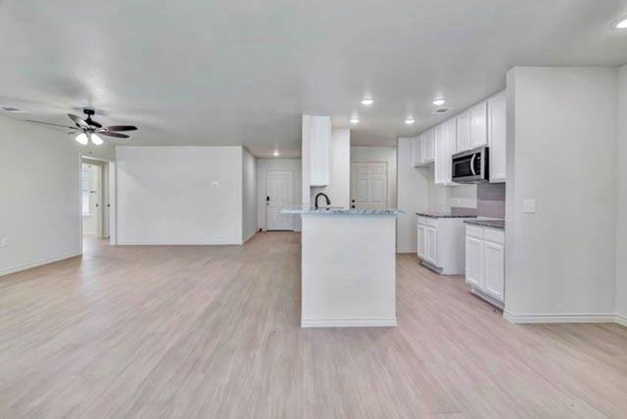 Spacious, unfurnished interior of a new home in , Fort Worth (Image 22).