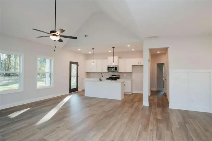 Spacious, unfurnished interior of a new home in , Douglasville (Image 33).