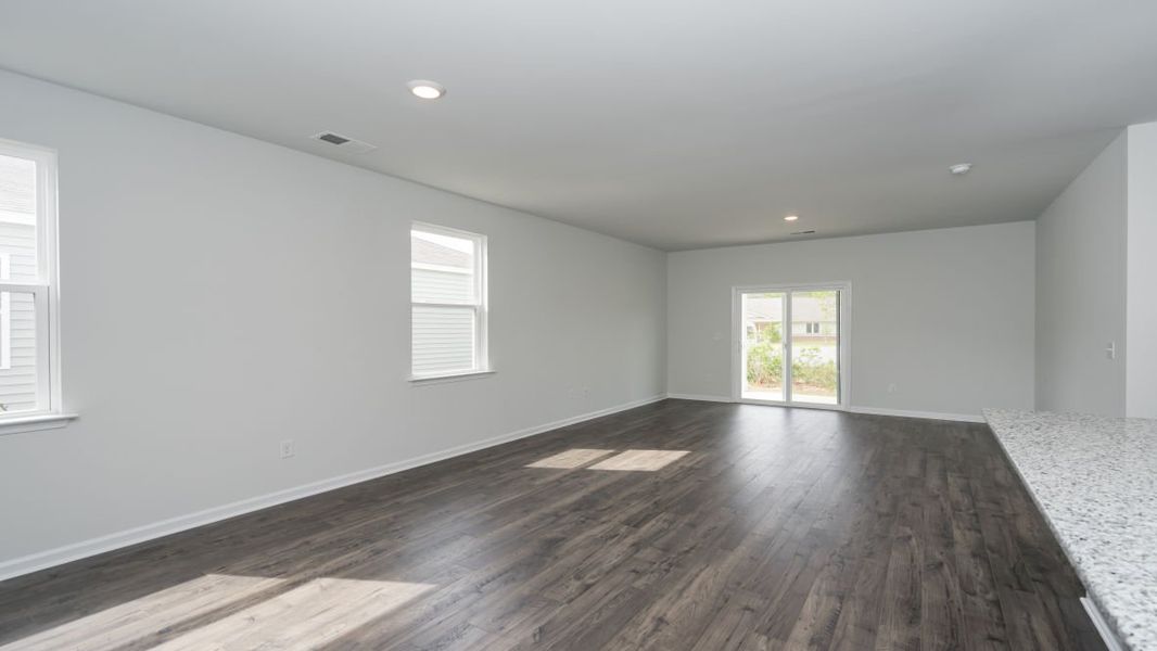 Representative unfurnished interior of a home built from the ROBIE by D.R. Horton in Island Green, Myrtle Beach (Image 22).