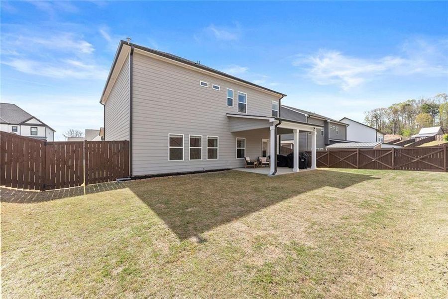 Exterior details and patio area of a home in , Gainesville (Image 4).