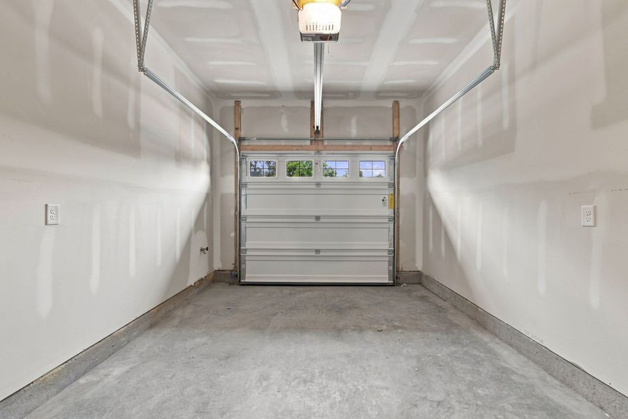 Attached Garage at Oxford Station in Gallatin TN