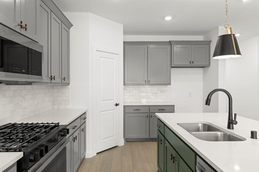 1700 Morningside_3112_Hickory II_Kitchen (3) 1700 Morningside_3112_Hickory II_Kitchen (3)