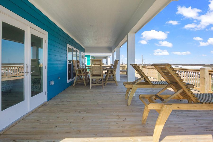 Exterior details and patio area of a home in , Bolivar (Image 2).