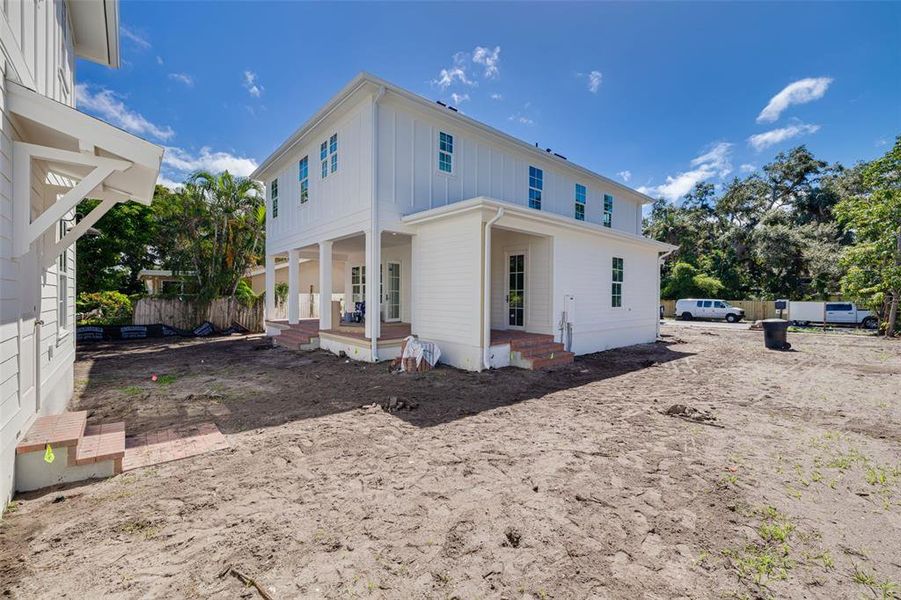 Exterior details and patio area of a home in , St. Petersburg (Image 25).