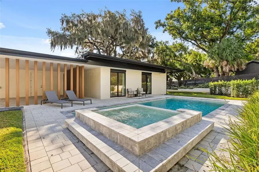 Exterior details and patio area of a home in , Windermere (Image 29).