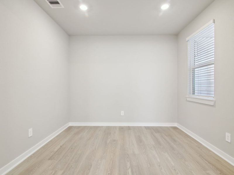 Spacious, unfurnished interior of a new home in Kemah Crossing - City Series, Kemah (Image 14). Spacious, unfurnished interior of a new home in Kemah Crossing - City Series, Kemah (Image 14).