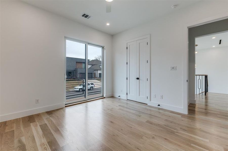 Spacious, unfurnished interior of a new home in , Dallas (Image 35). Spacious, unfurnished interior of a new home in , Dallas (Image 35).
