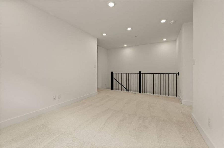 Image 18 of a home in Chelsea Commons.