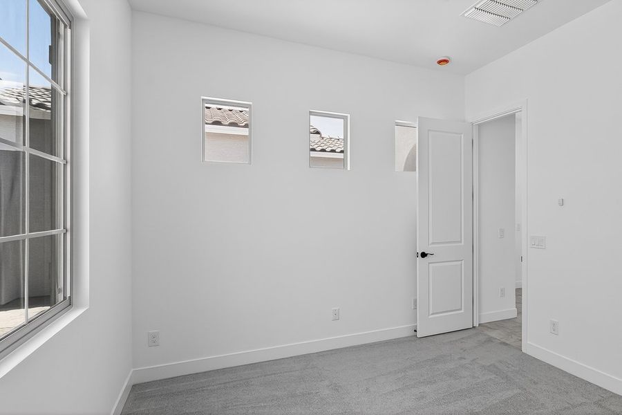Spacious, unfurnished interior of a new home in Estrella, Goodyear (Image 17).