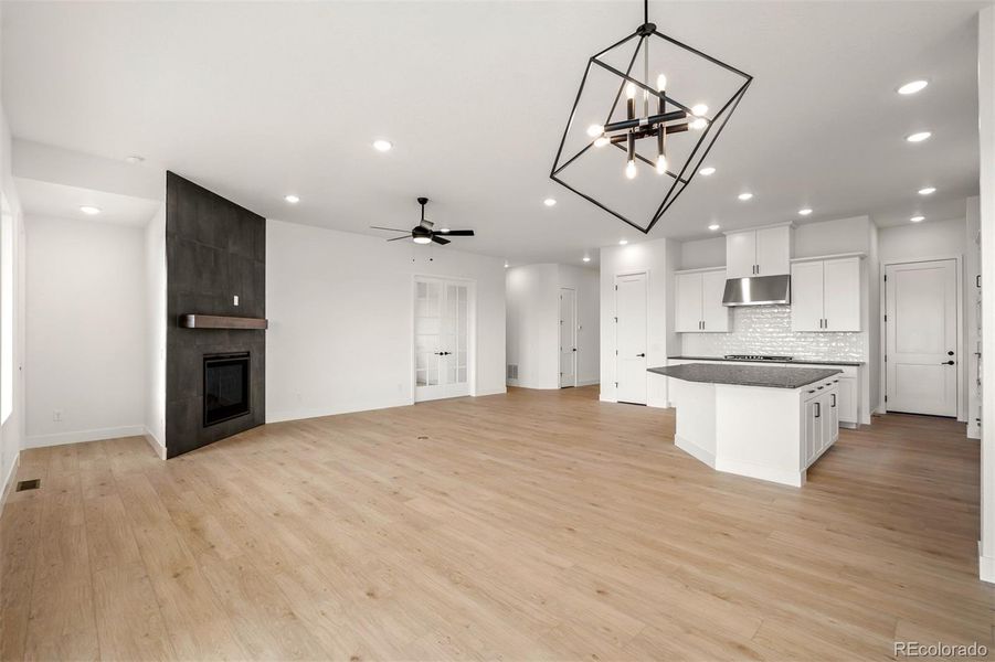 Spacious, unfurnished interior of a new home in Wolf Ranch - Enclave Collection, Colorado Springs (Image 31).