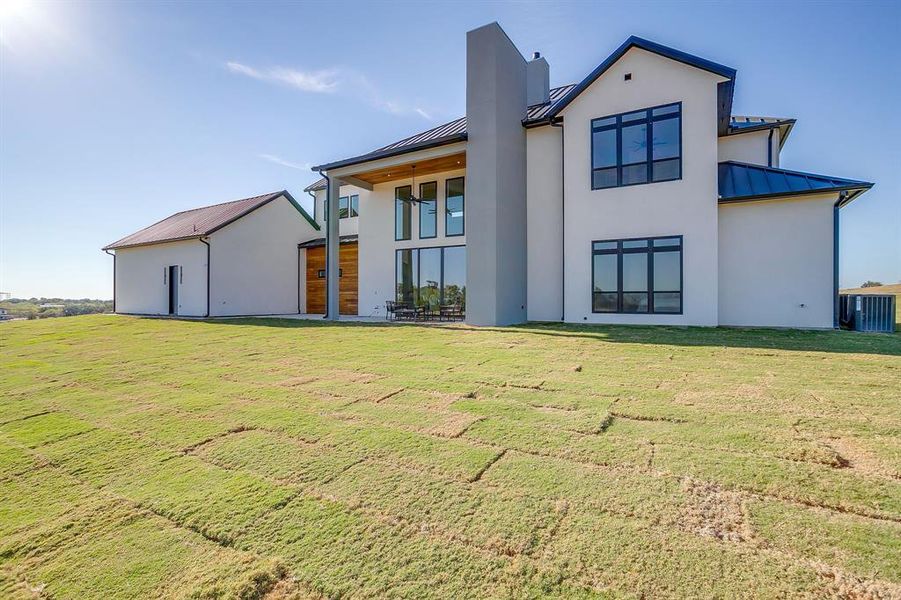 Exterior details and patio area of a home in , Weatherford (Image 31).