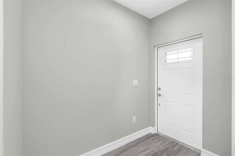 Spacious, unfurnished interior of a new home in , Tampa (Image 37).