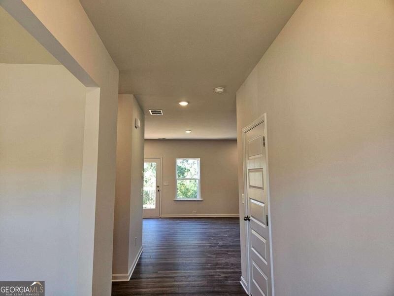 Spacious, unfurnished interior of a new home in Maddox Station, Eatonton (Image 22).