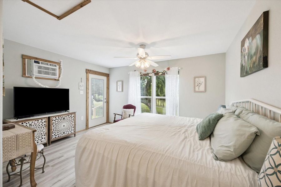 Furnished interior view inside a new home in , Brenham (Image 10).