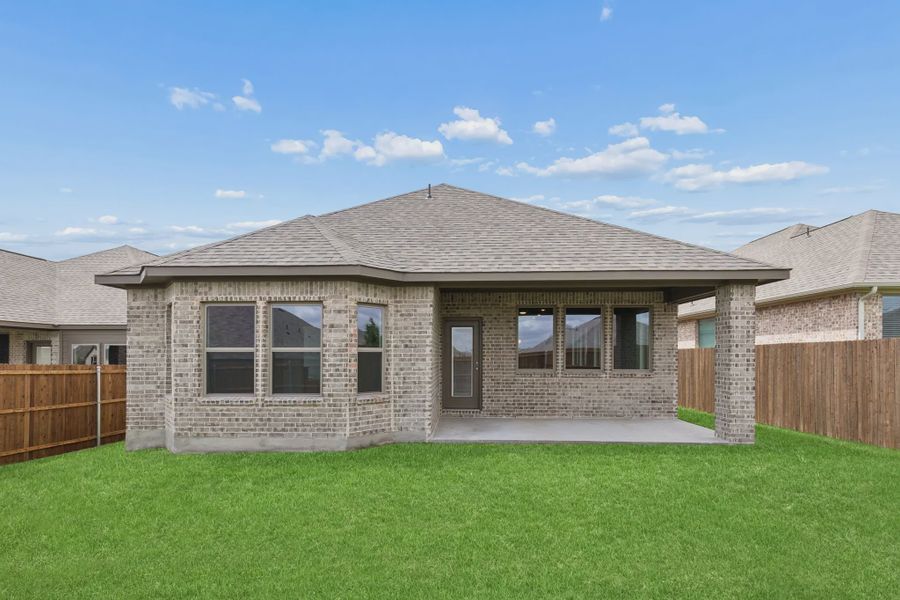 Exterior details and patio area of a home in Las Lomas, Forney (Image 20).