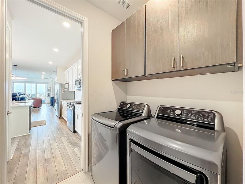 Furnished interior view inside a new home in Del Webb Minneola, Minneola (Image 17). Furnished interior view inside a new home in Del Webb Minneola, Minneola (Image 17).
