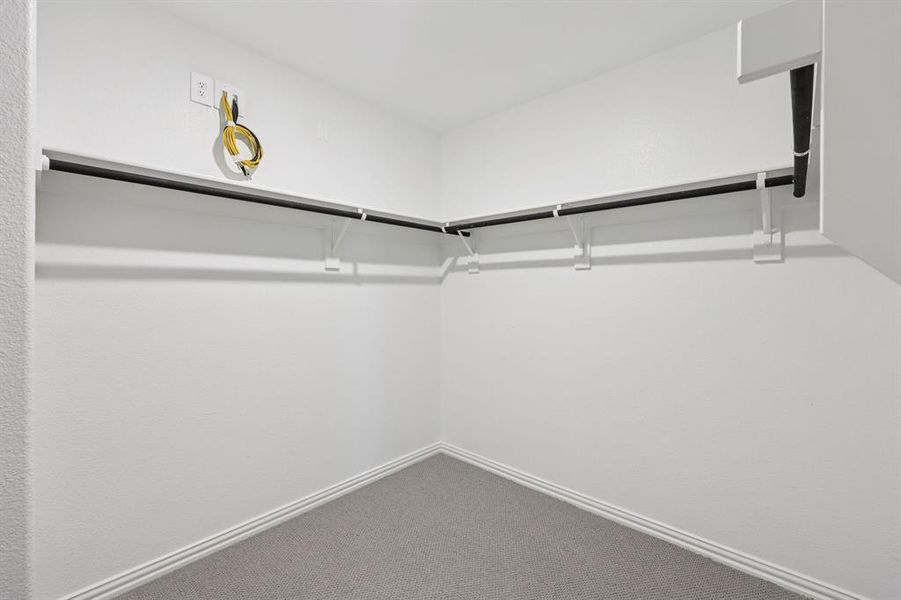 Spacious, unfurnished interior of a new home in Westmoor, Sherman (Image 33).