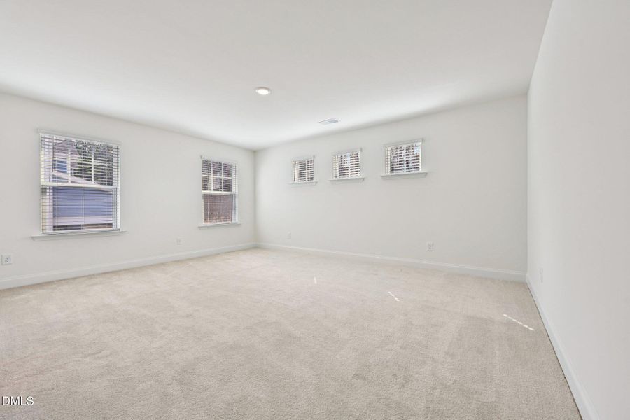 44-web-or-mls-Favored Ave-S2002-044 44-web-or-mls-Favored Ave-S2002-044
