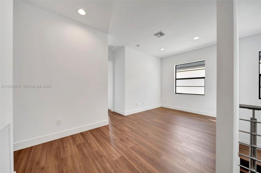 Spacious, unfurnished interior of a new home in Marina Landings, Fort Lauderdale (Image 24).