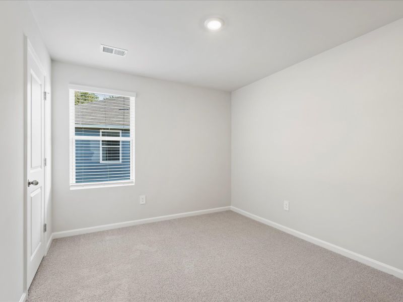 Spacious, unfurnished interior of a new home in Pleasant Brook, Piedmont (Image 22).