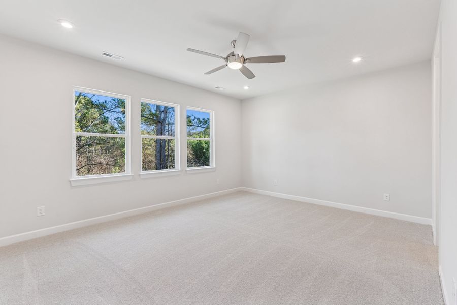 Representative unfurnished interior of a home built from the Onslow by Tri Pointe Homes in The Grove at Latta Park, Durham (Image 10).