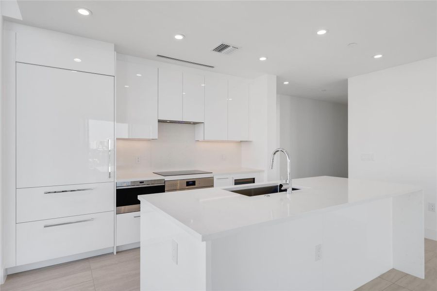 Furnished interior view inside a new home in , Fort Lauderdale (Image 10).