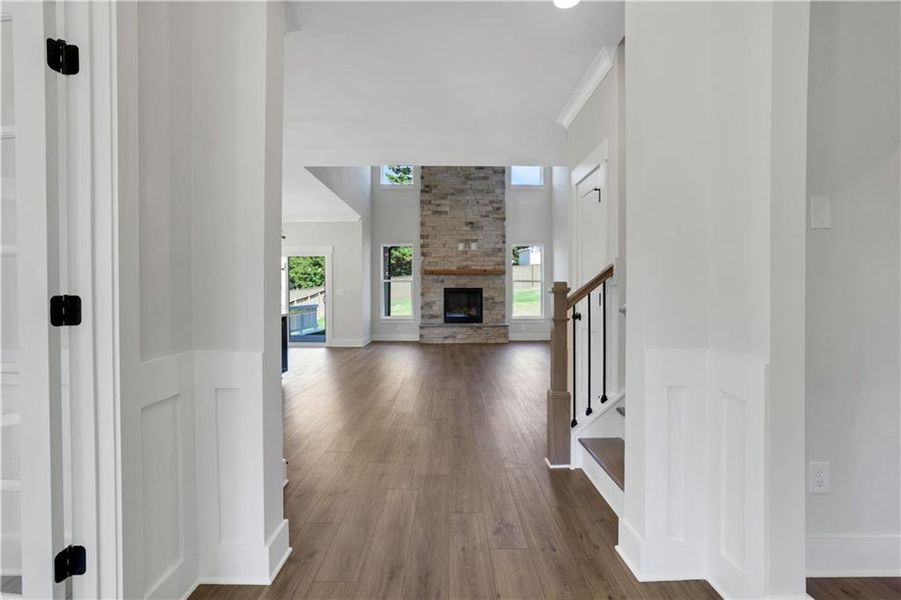 Spacious, unfurnished interior of a new home in Cambridge, Flowery Branch (Image 17).